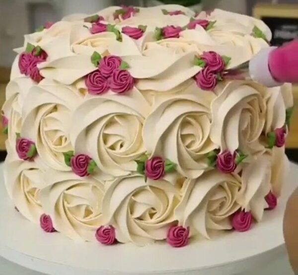 Standard Frosting Cake - Image 4